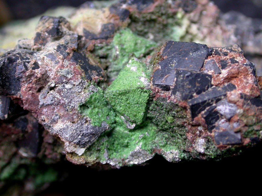 Vaesite, nepouite, uraninite, Shinkolobwe