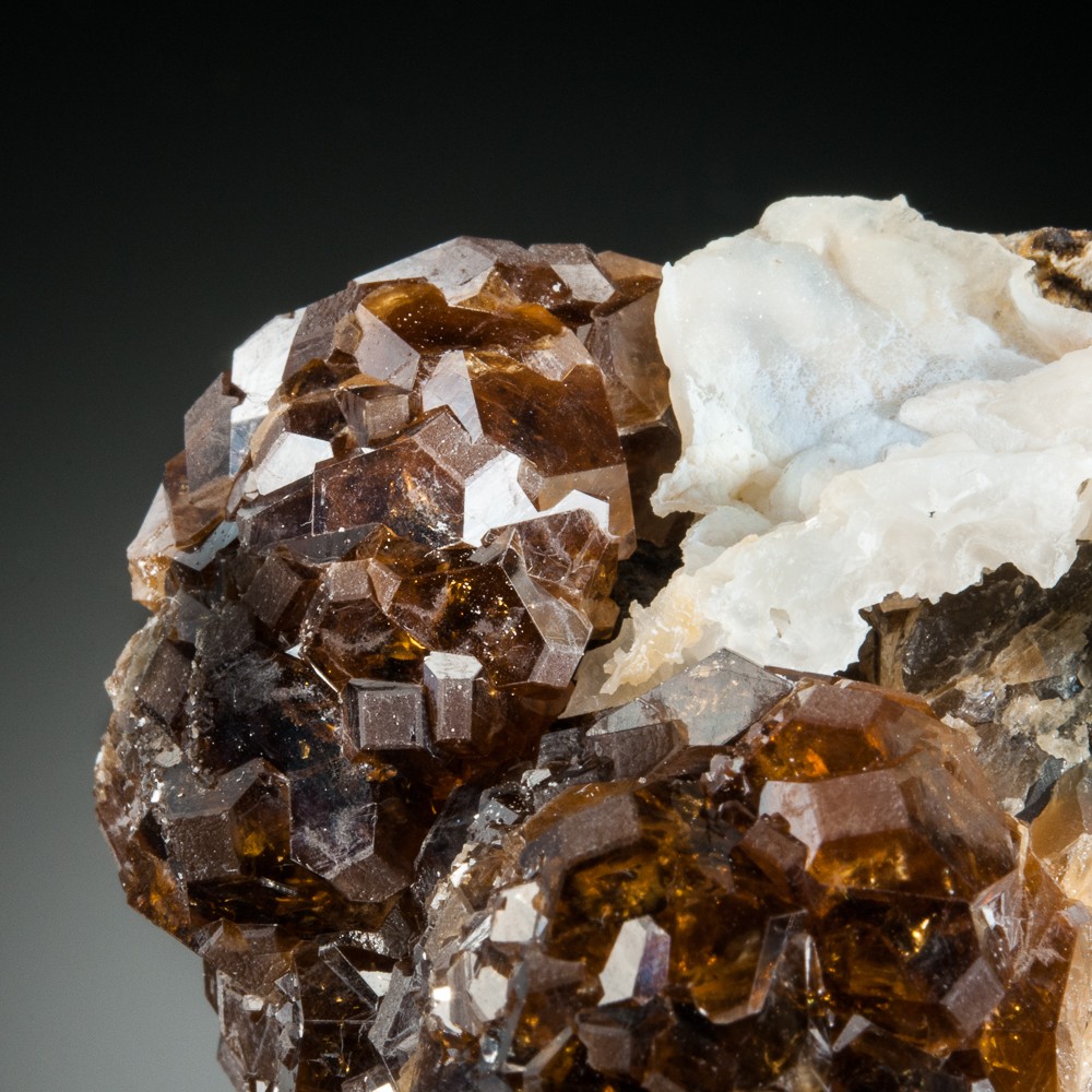 Garnet location on sale
