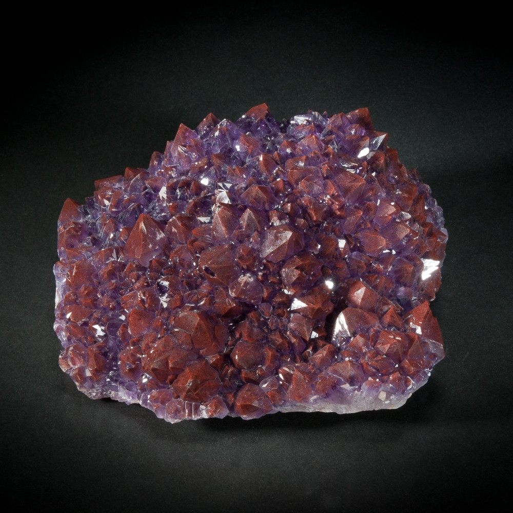 Красный аметист. Thunder Bay Amethyst.. Красноватый аметист. Аметист Онтарио. Аметист коричневый.