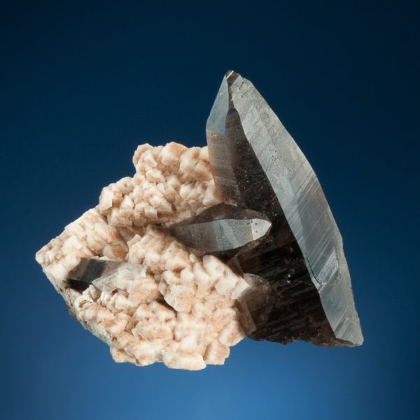 Quartz, var. Smoky Quartz, Epididymite