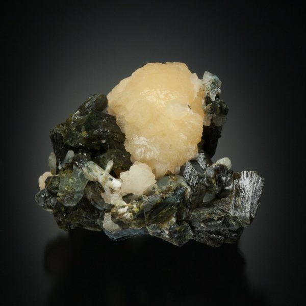 Stilbite, Epidote