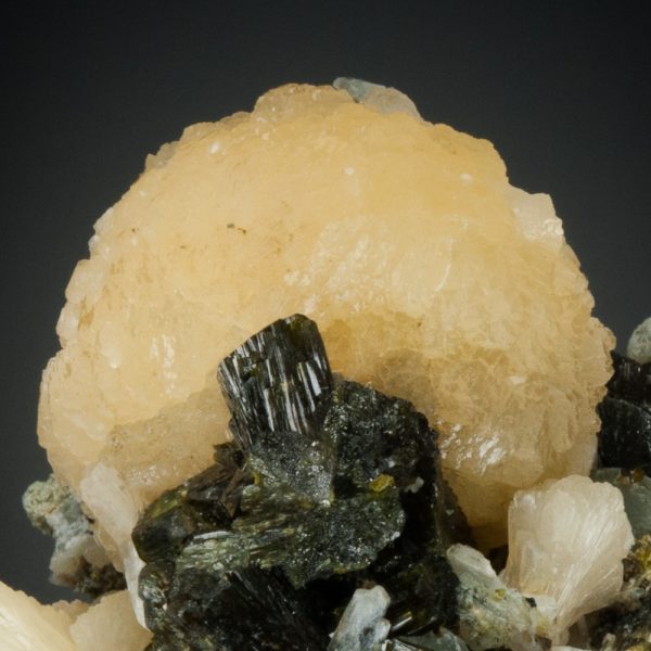 Stilbite, Epidote - Image 4