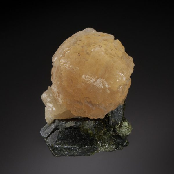 Stilbite on Epidote