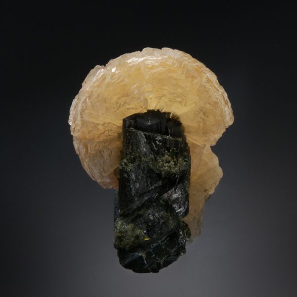 Stilbite on Epidote - Image 3