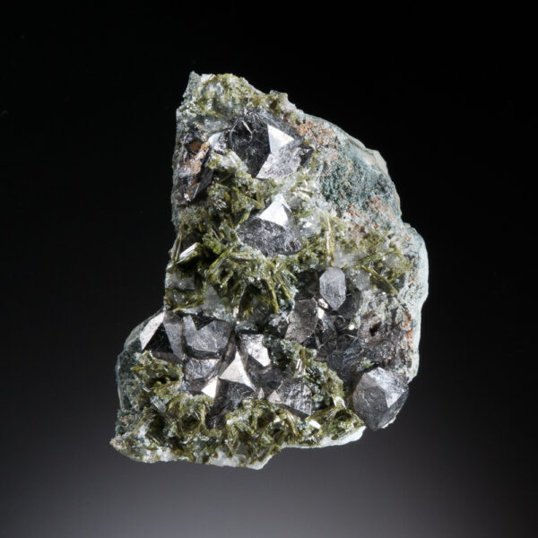 Magnetite, Epidote - Image 2