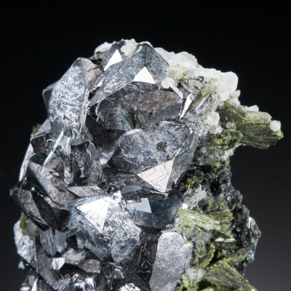 Magnetite - Image 3