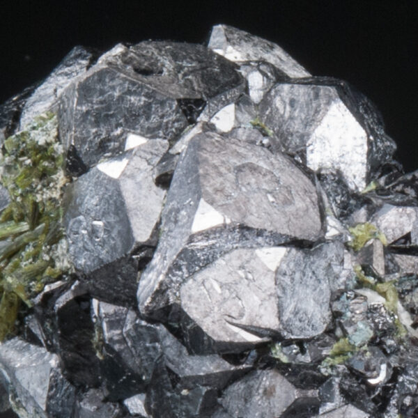 Magnetite, Epidote - Image 4