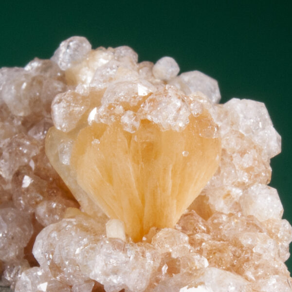 Analcime, Stilbite - Image 4
