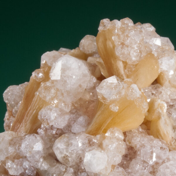 Analcime, Stilbite - Image 4