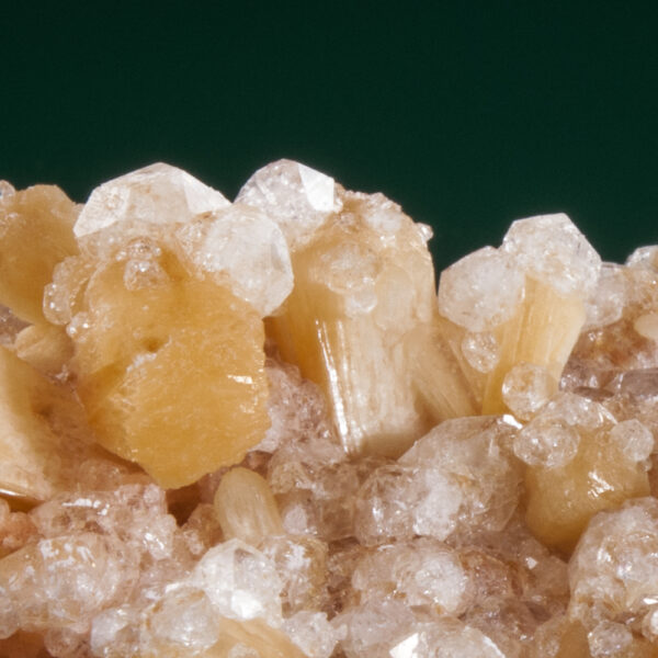 Analcime, Stilbite - Image 2