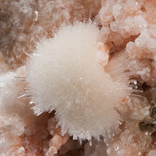 Natrolite, Analcime