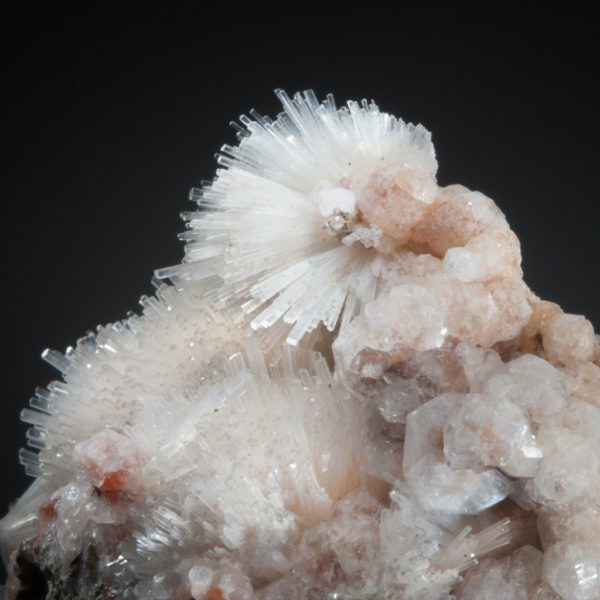 Natrolite, Analcime