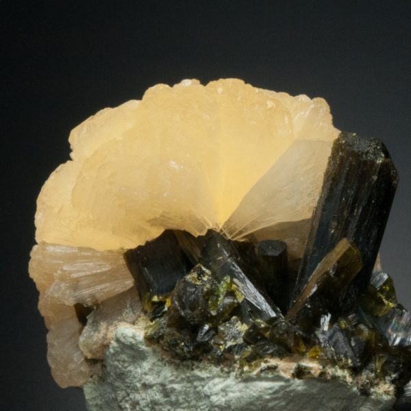 Stilbite, Epidote