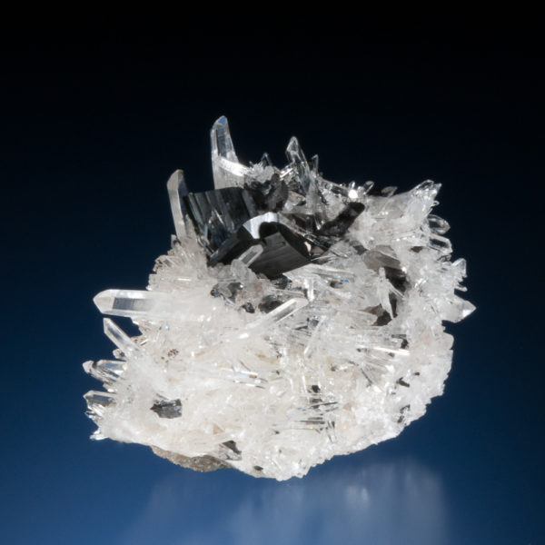 Hubnerite, Quartz