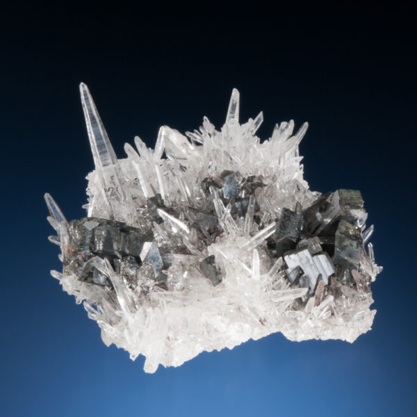 Hubnerite, Quartz