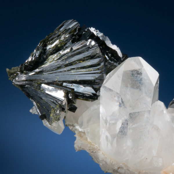 Epidote, Quartz - Image 5