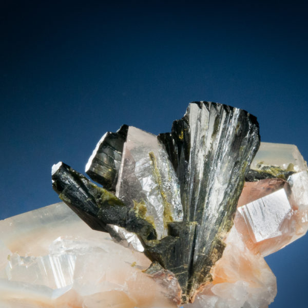 Epidote, Quartz - Image 5