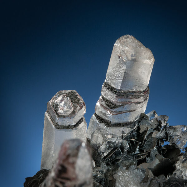 Quartz, Hematite - Image 6