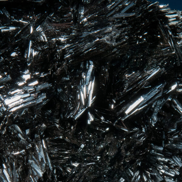 Manganite - Image 3