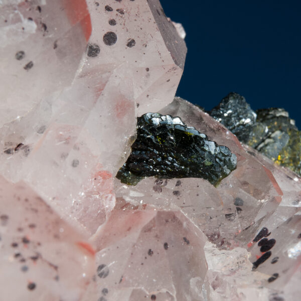 Quartz ("Hematite Nail" Inclusions), Epidote - Image 7