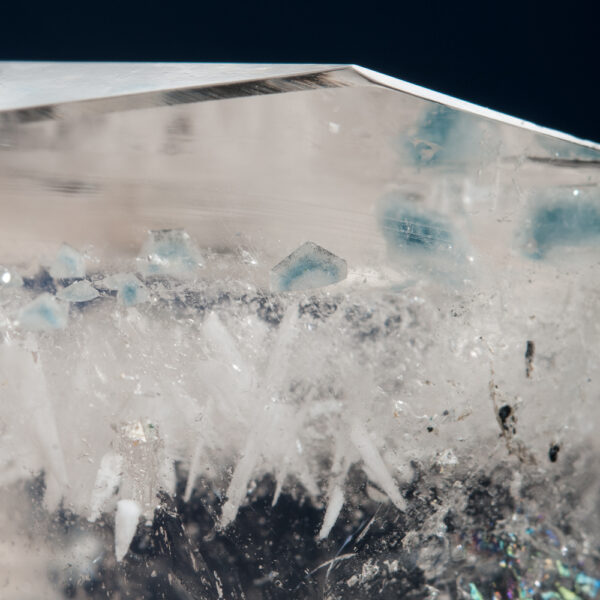 Quartz, Fluorapatite inclusions - Image 2