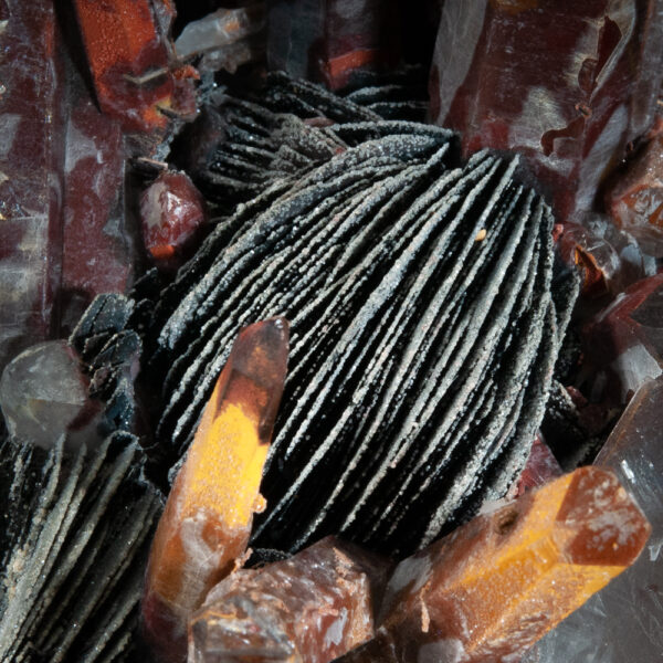 Hematite, Quartz - Image 2