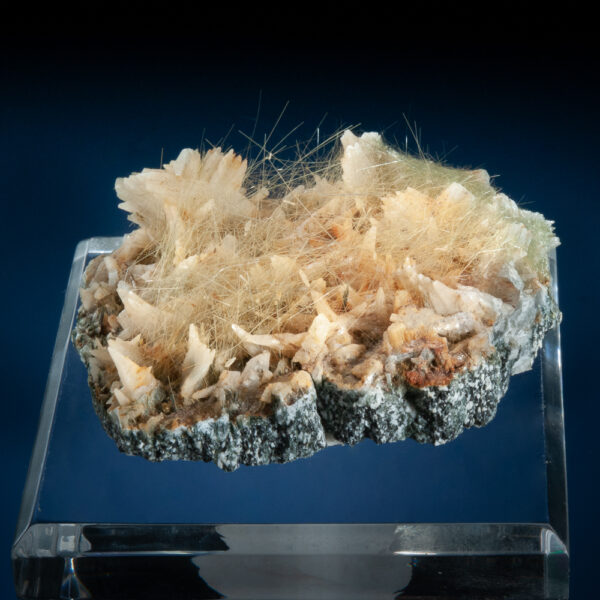 Adularia, Byssolite - Image 2