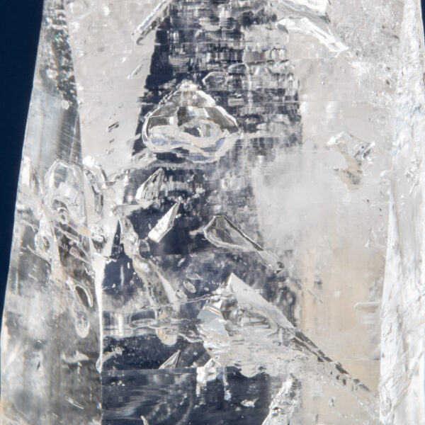 Quartz w Negative Crystal Inclusions - Image 2