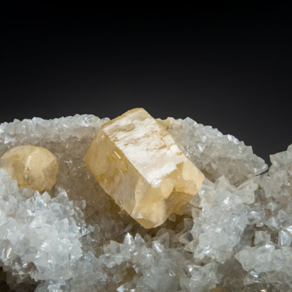 Mimetite on Smithsonite - Image 2